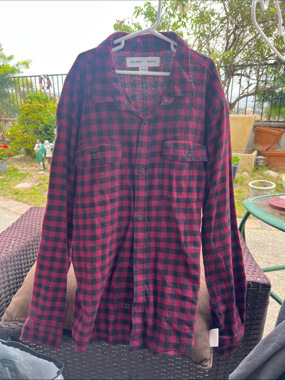 Old Navy Men's Burgundy and Black Plaid Button-Up Shirt